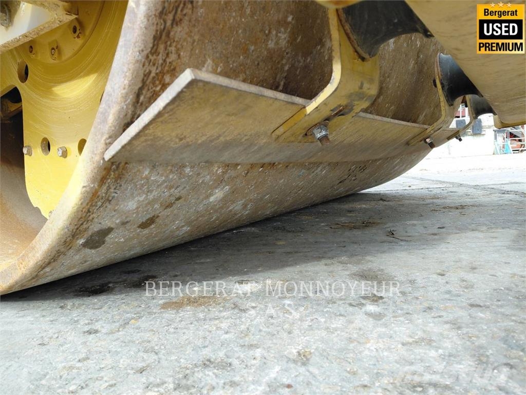 CAT CS74B 4F Půdní kompaktory