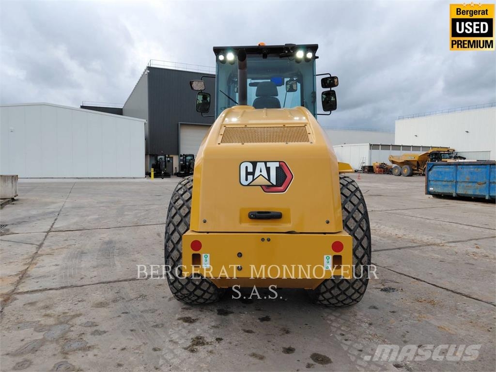 CAT CS74B 4F Půdní kompaktory