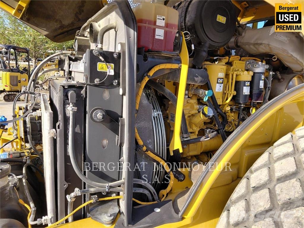 CAT CS74B 4F Compactoare sol