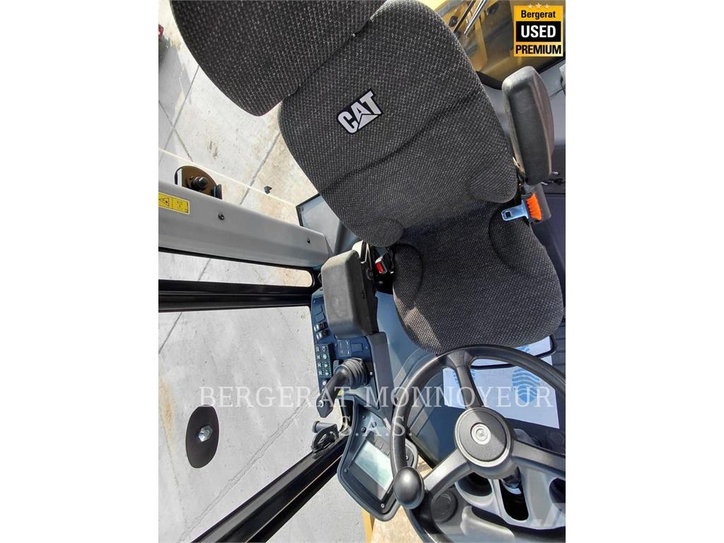 CAT CS74B 4F Compacteur de sol
