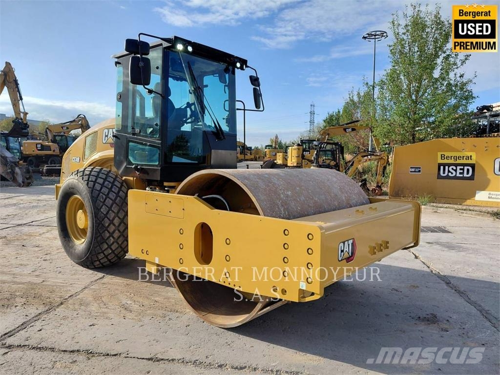 CAT CS74B 4F Compacteur de sol