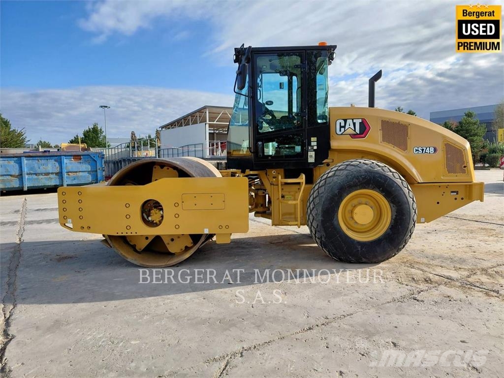 CAT CS74B 4F Compacteur de sol