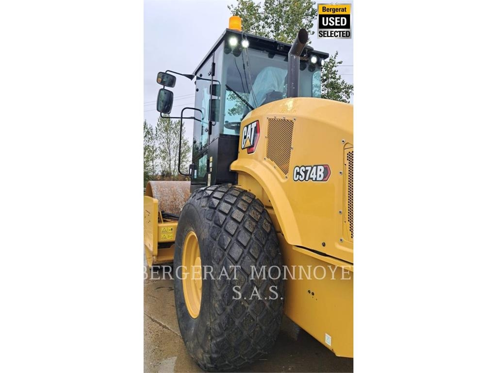 CAT CS74B 4F Compacteur de sol
