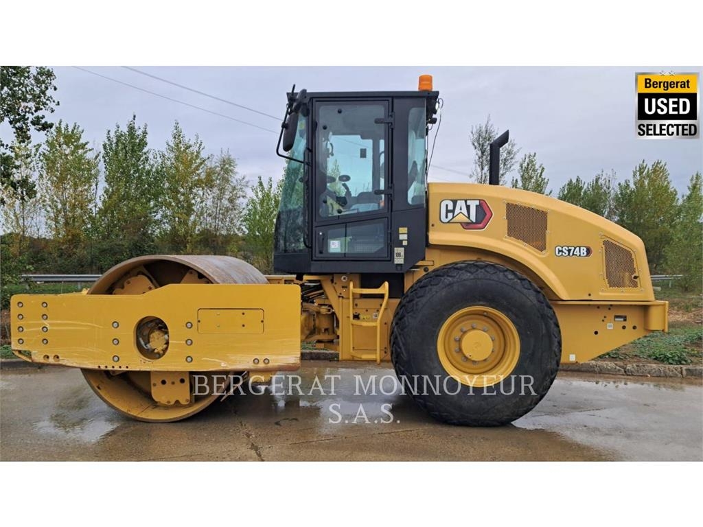 CAT CS74B 4F Compacteur de sol