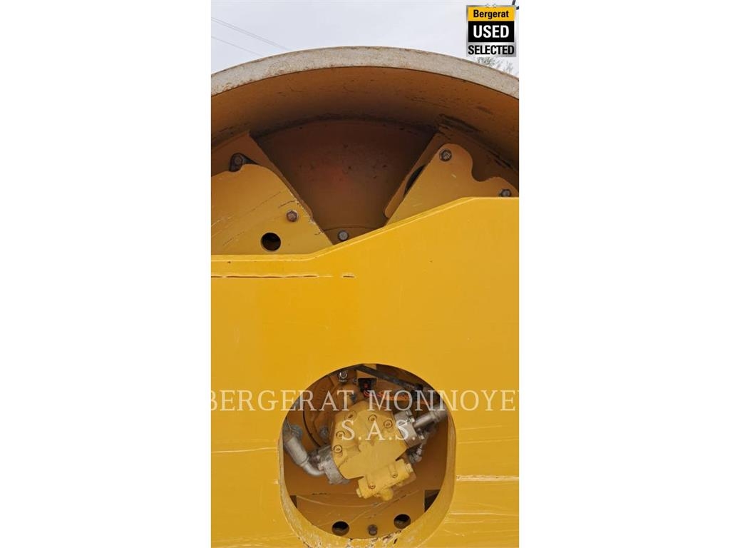 CAT CS74B 4F Compacteur de sol