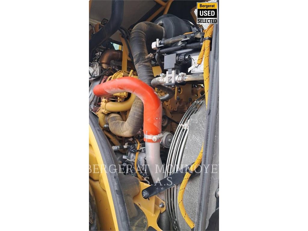 CAT CS74B 4F Compacteur de sol
