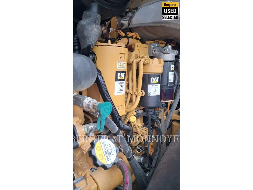 CAT CS74B 4F Compacteur de sol