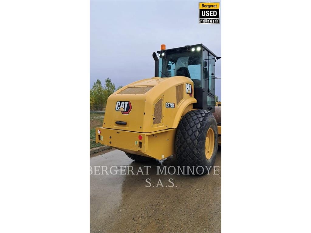 CAT CS74B 4F Compacteur de sol