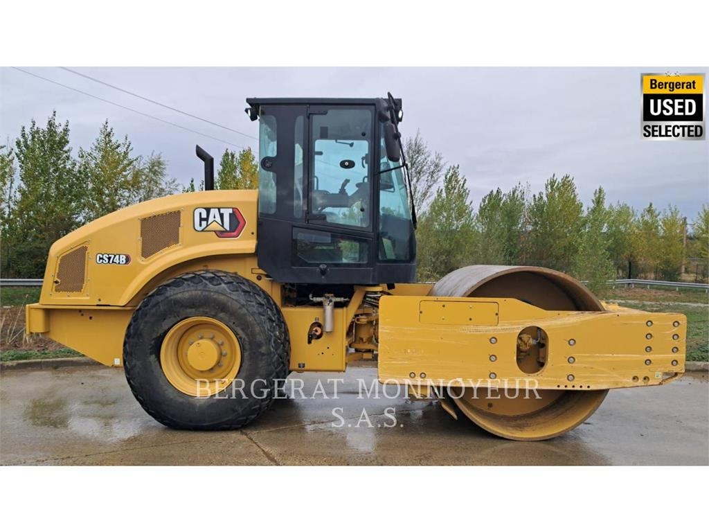 CAT CS74B 4F Compacteur de sol
