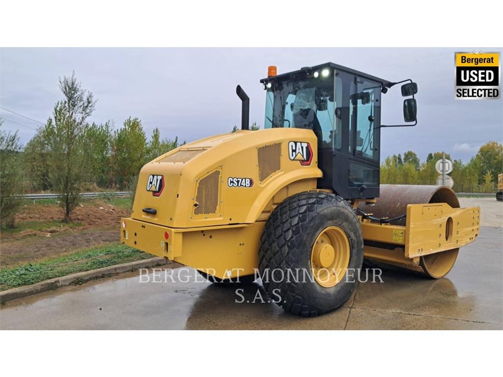 CAT CS74B 4F Compacteur de sol