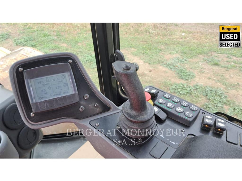 CAT CS74B 4F Compacteur de sol