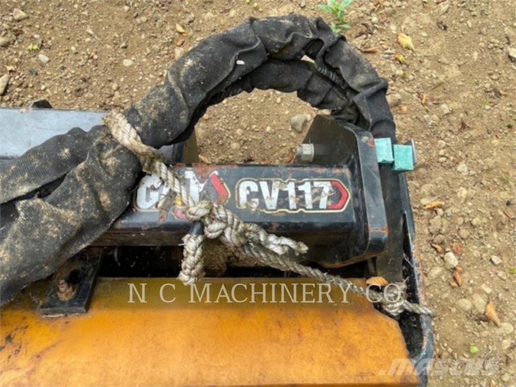 CAT CV117 Lietoti riteņu kompaktiekrāvēji