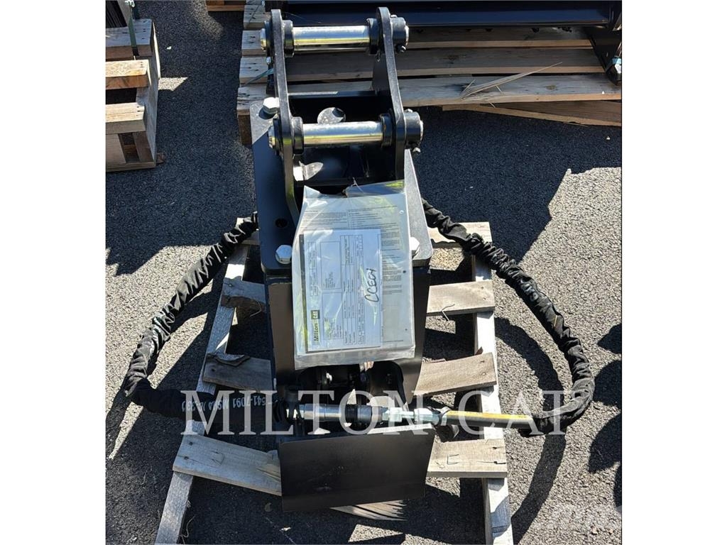 CAT CVP16 PLATE COMPACTOR ضاغطات التربة