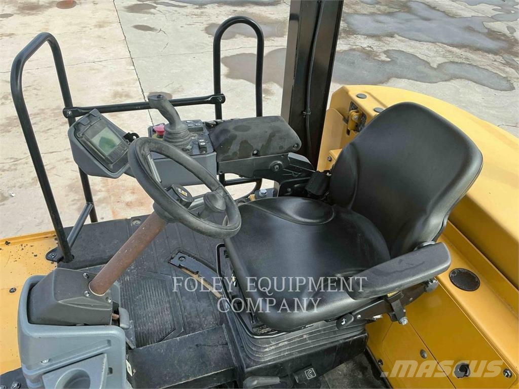 CAT CW16 ソイルコンパクター