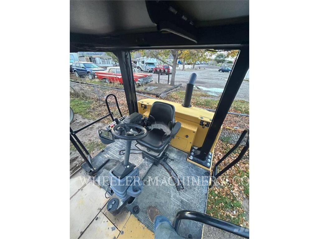 CAT CW16 Pnömatik lastikli silindirler