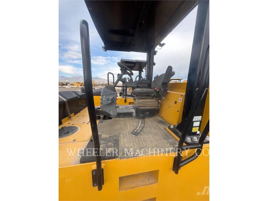 CAT CW16 Rolos pneumáticos de pneus