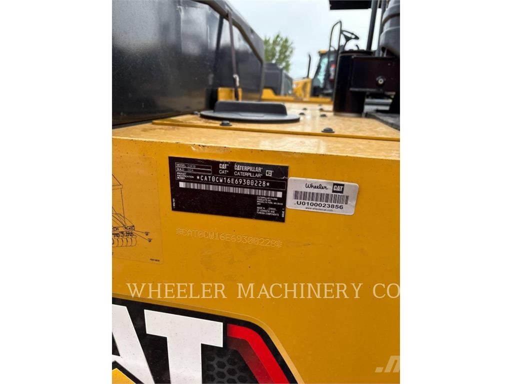 CAT CW16 Pneumatic tired rollers