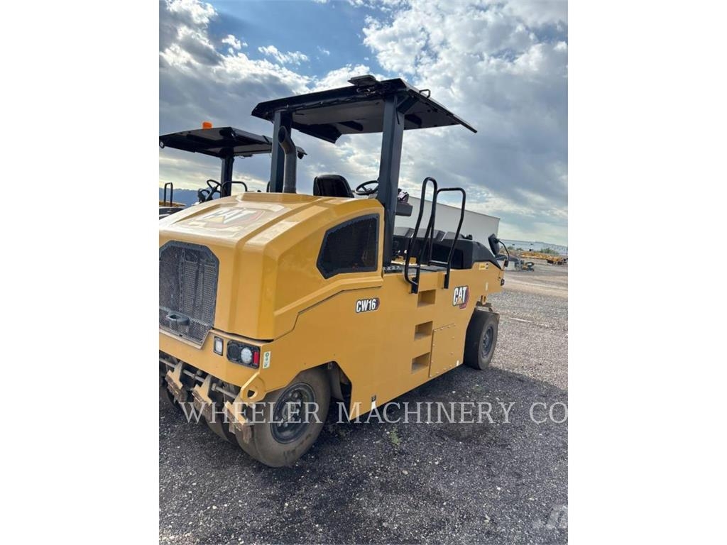 CAT CW16 Pneumatic tired rollers