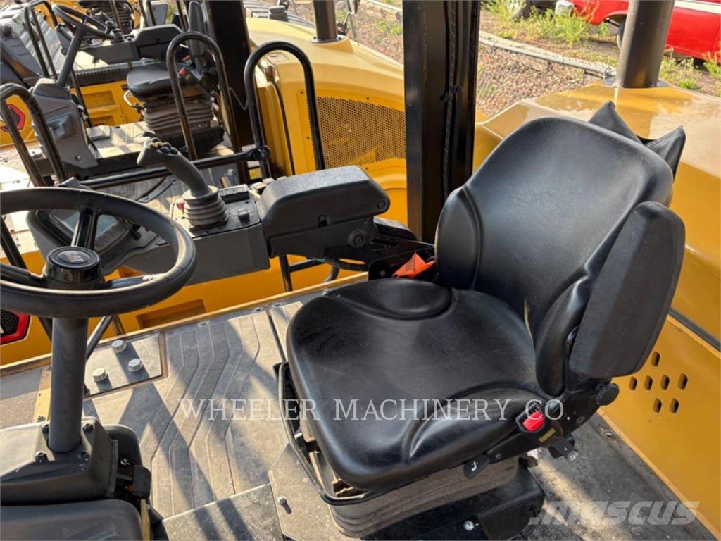 CAT CW34 Pneumorehvidega rullid