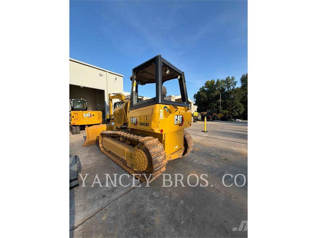 CAT D1 XL بلدوزرات مجنزرة