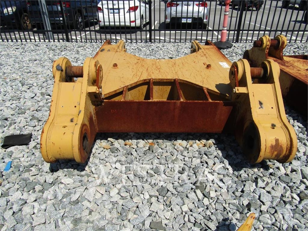 CAT D10T Scarifiers