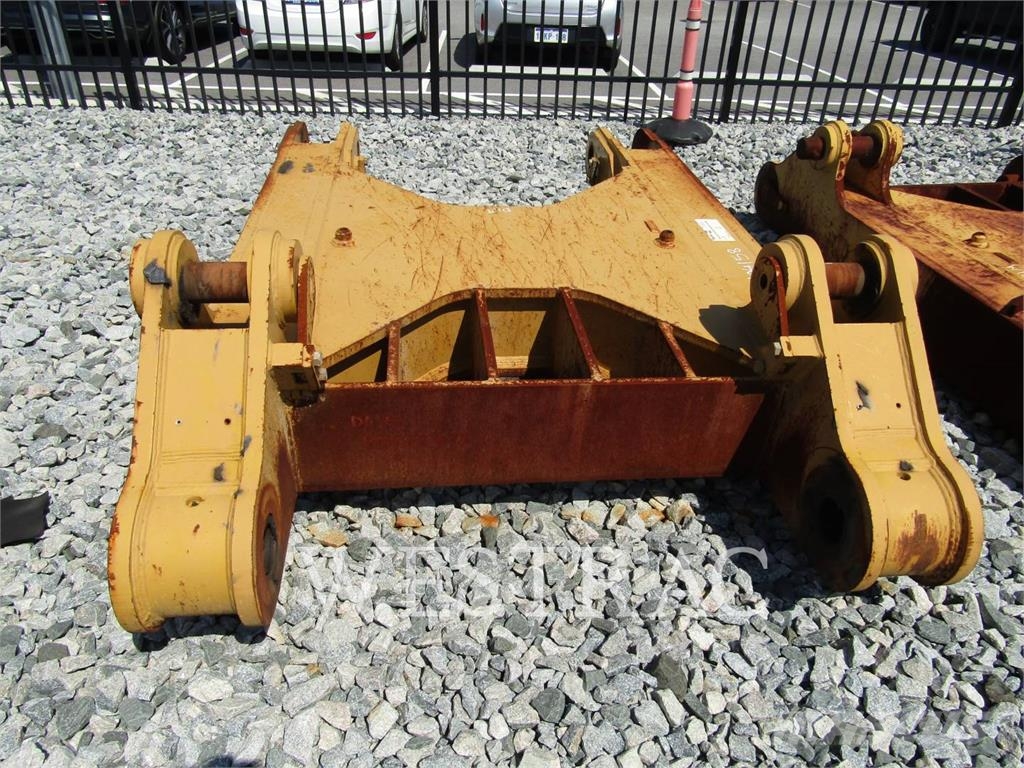 CAT D10T Scarifiers