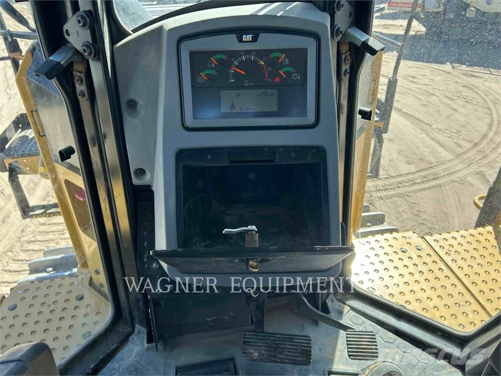 CAT D10T2 ブルドーザー