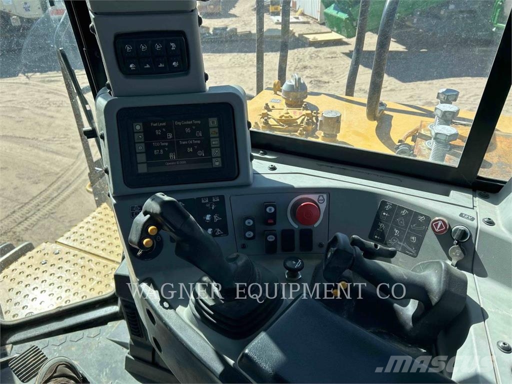CAT D10T2 ブルドーザー