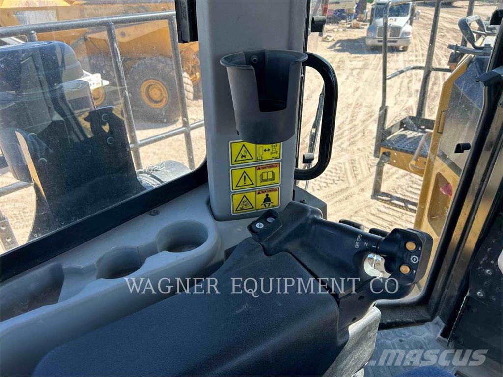 CAT D10T2 ブルドーザー