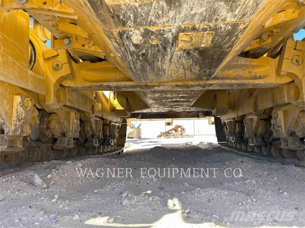 CAT D10T2 ブルドーザー