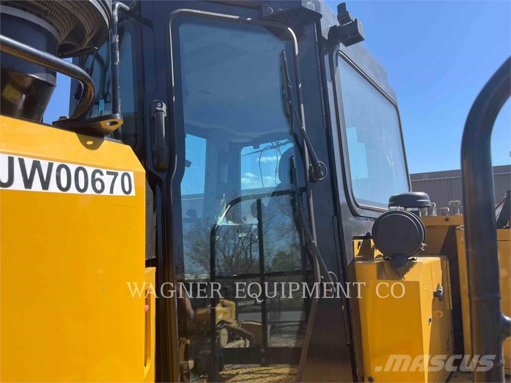CAT D10T2 Crawler dozers