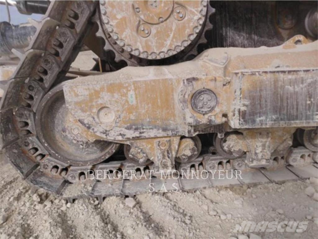 CAT D10T2 履帶推土機