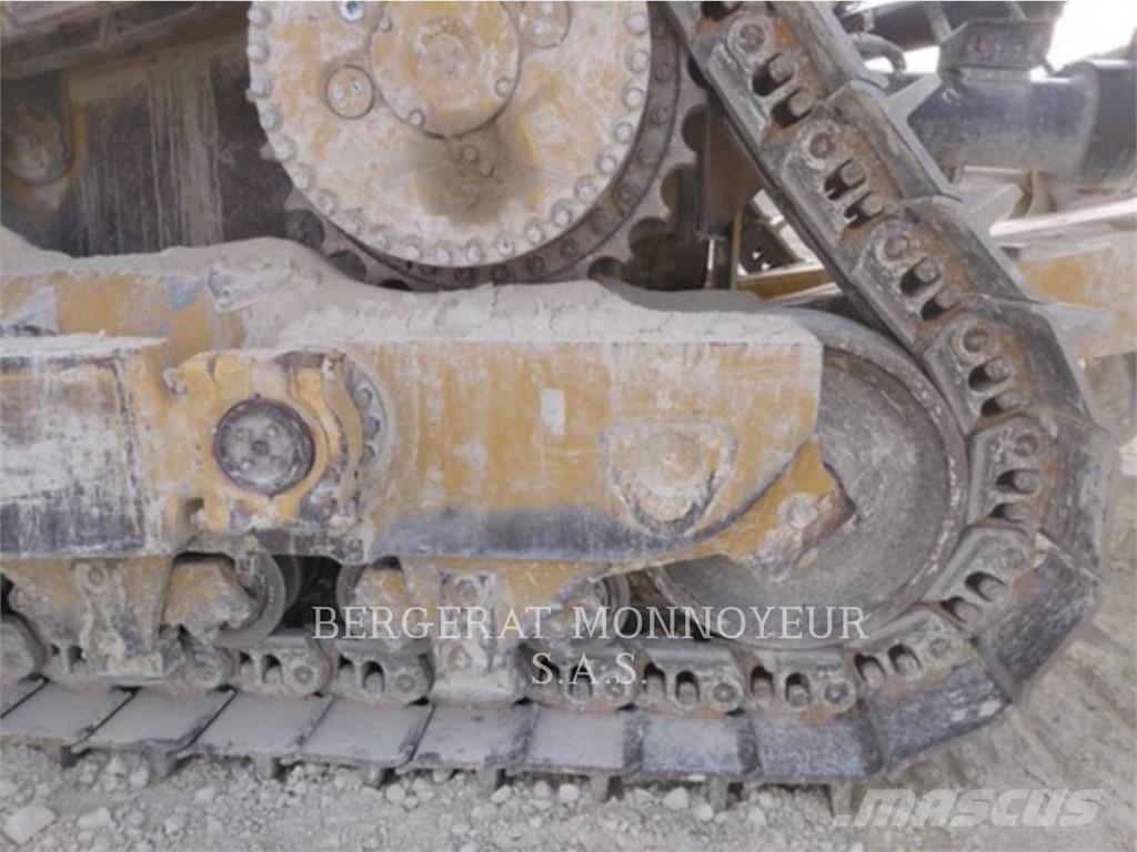CAT D10T2 履帶推土機