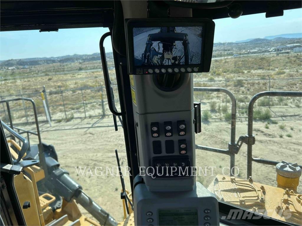 CAT D11T Pásové dozéry