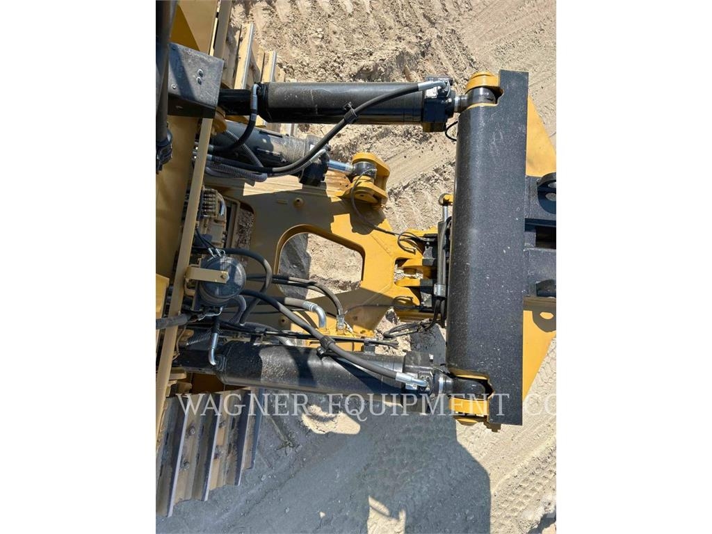 CAT D11T Pásové dozéry