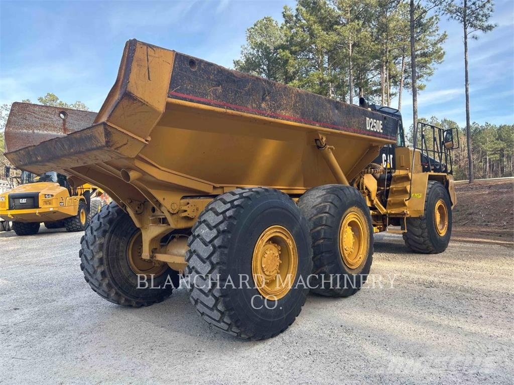 CAT D250EII Wozidła przegubowe