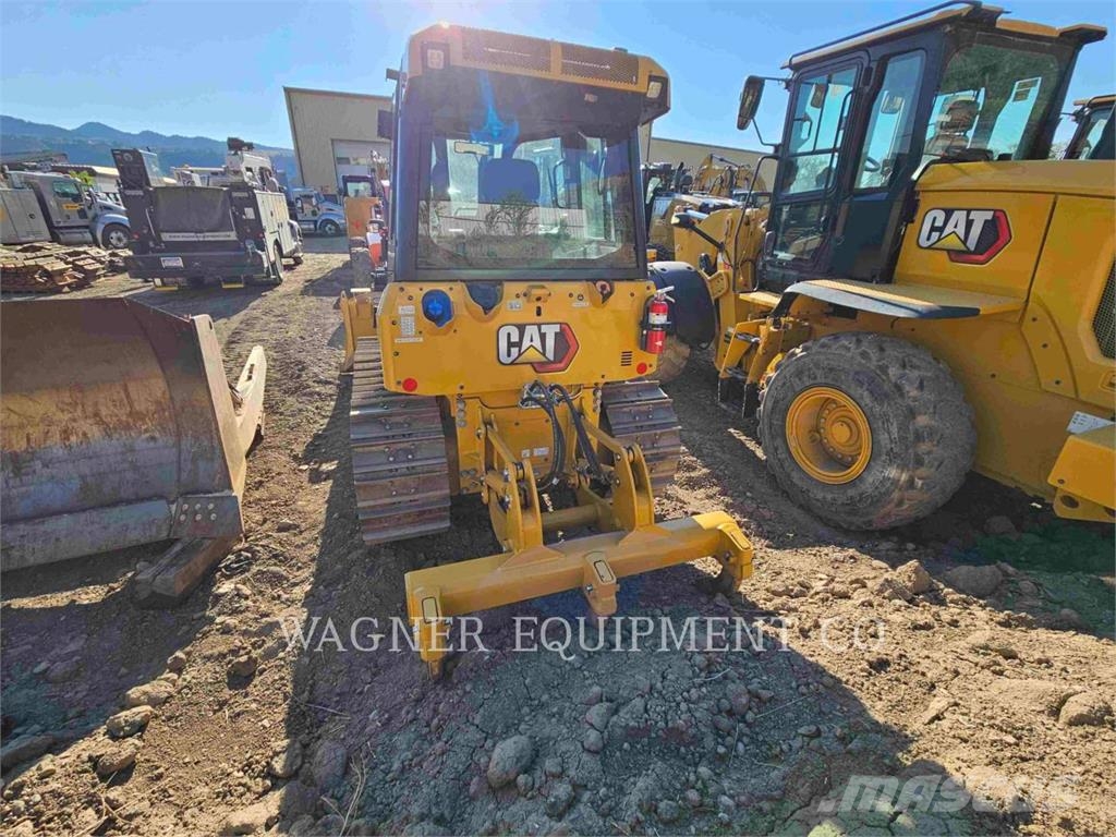 CAT D3 Buldožerji goseničarji