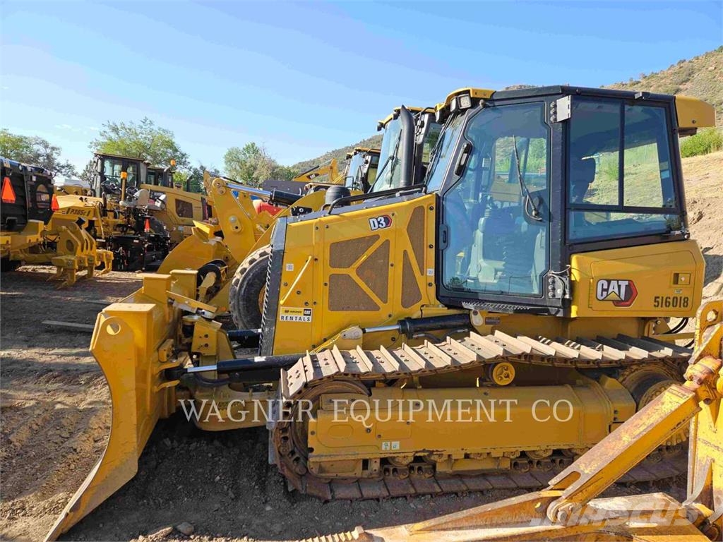 CAT D3 Buldožerji goseničarji