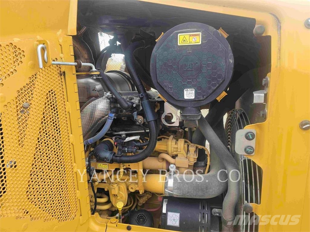 CAT D3 Dozers - Tratores rastos