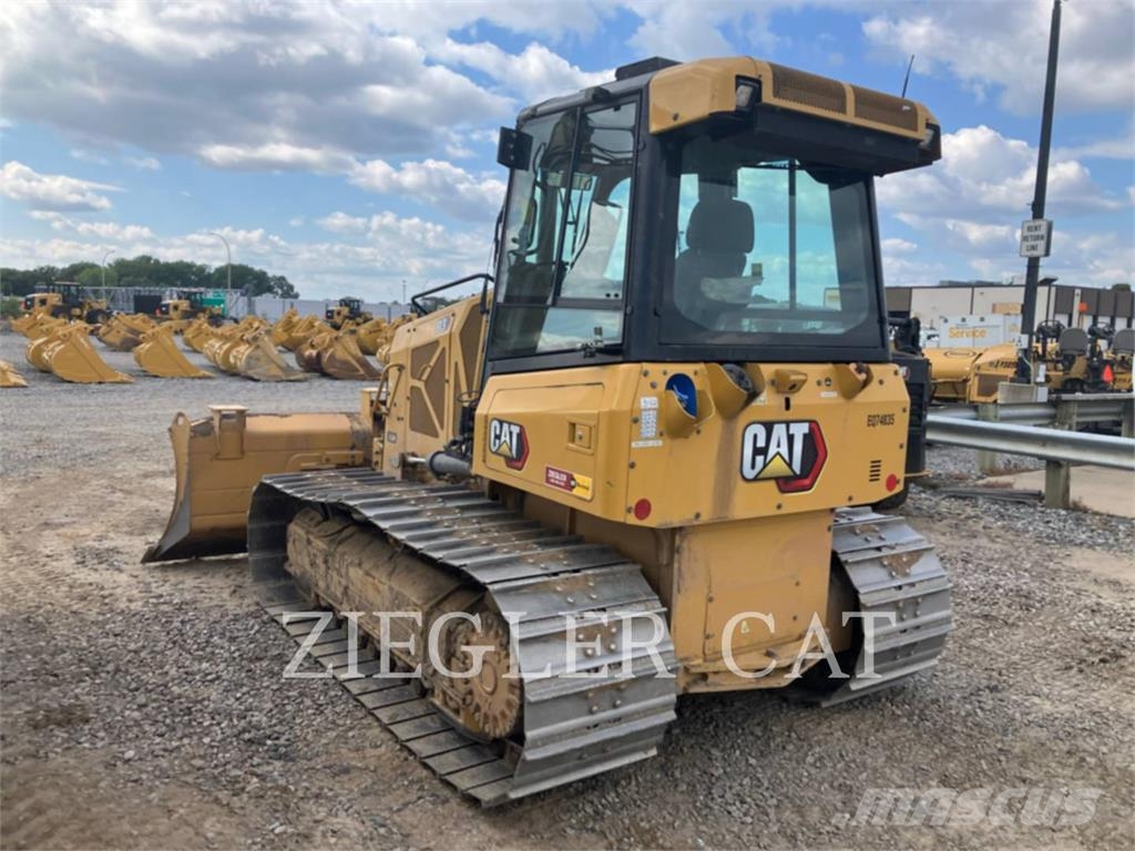 CAT D3 Buldozer sobre oruga
