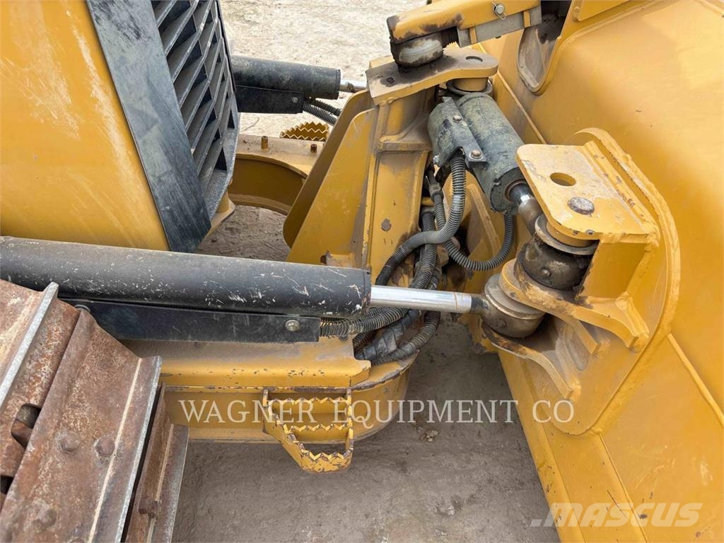CAT D3 Kāpurķēžu buldozeri