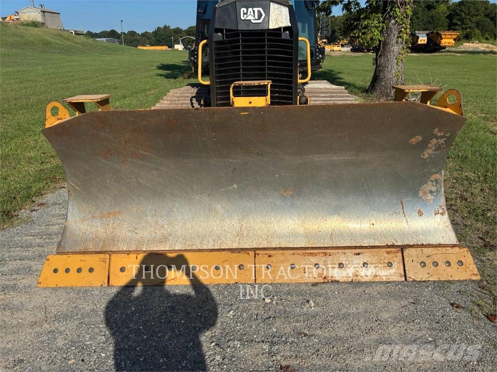 CAT D3 Buldožerji goseničarji
