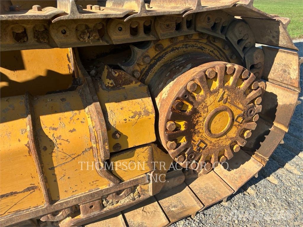 CAT D3 Buldožerji goseničarji