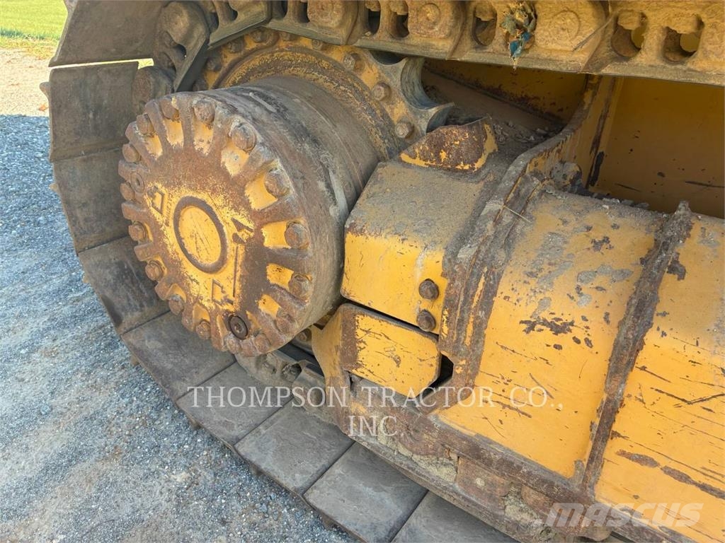 CAT D3 Buldožerji goseničarji