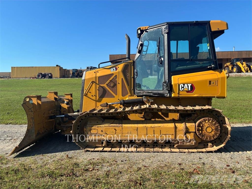 CAT D3 Buldožerji goseničarji