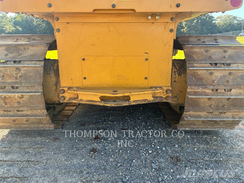 CAT D3 Buldožerji goseničarji