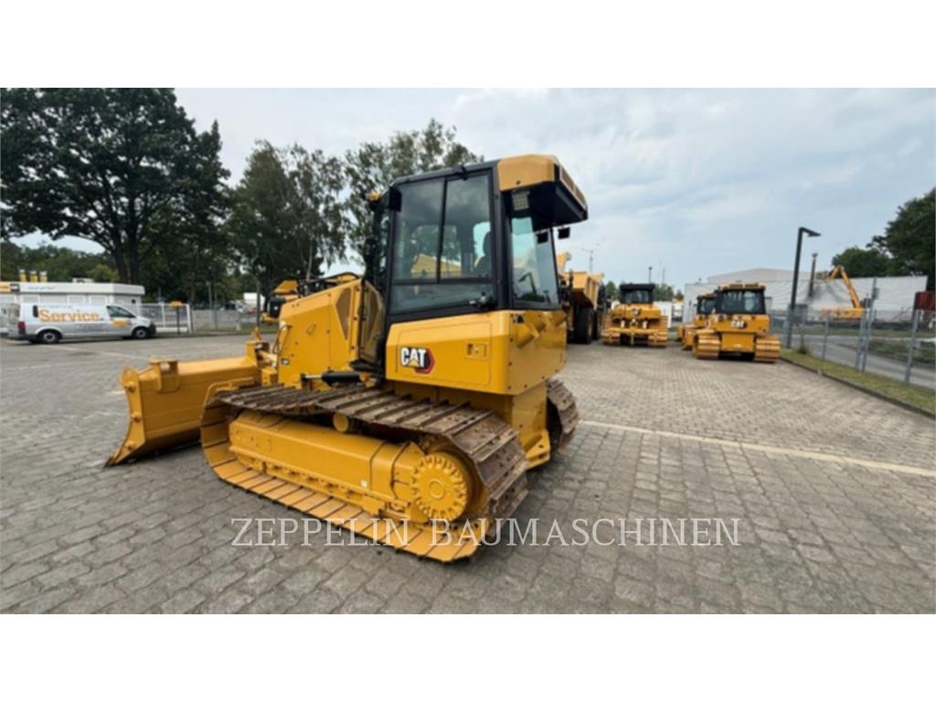 CAT D3 Buldožerji goseničarji