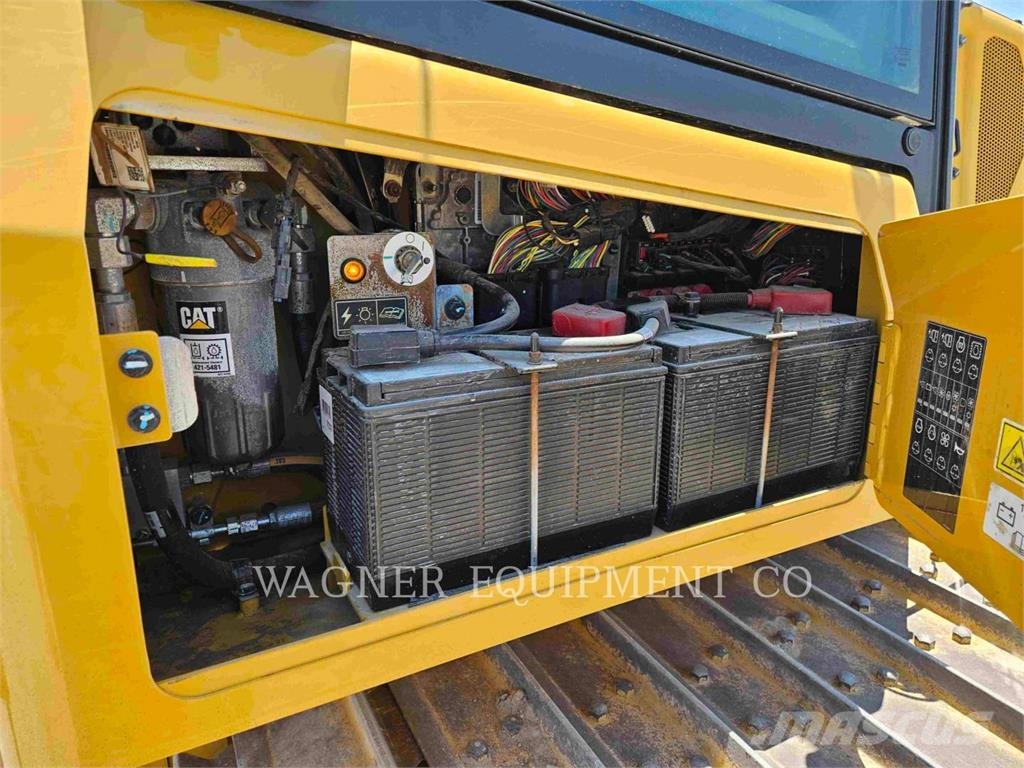 CAT D3 Buldožerji goseničarji