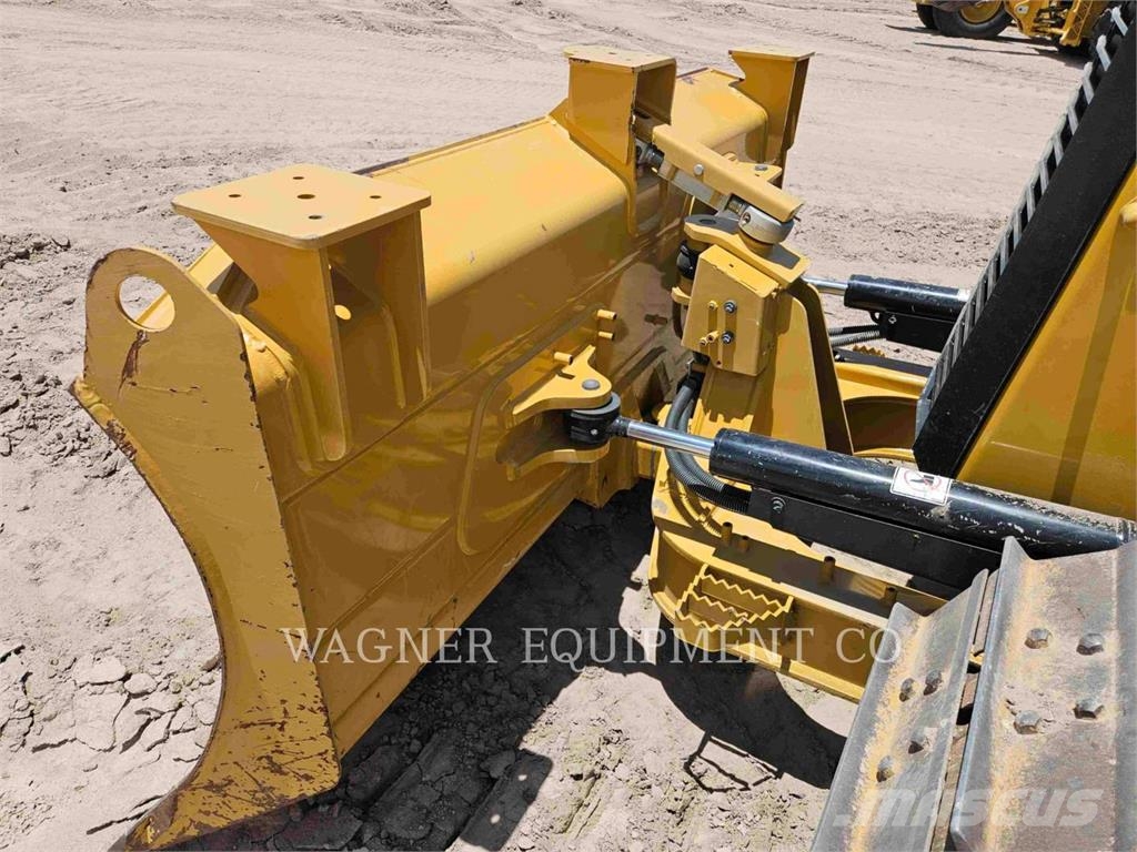CAT D3 Buldožerji goseničarji