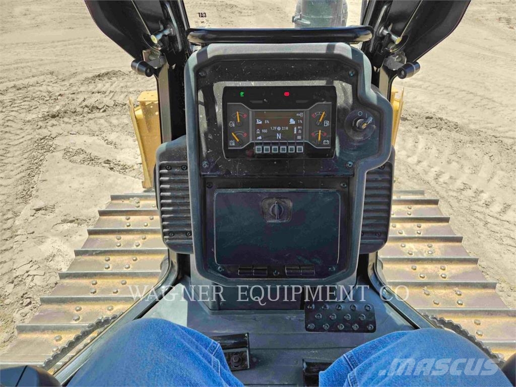 CAT D3 Buldožerji goseničarji